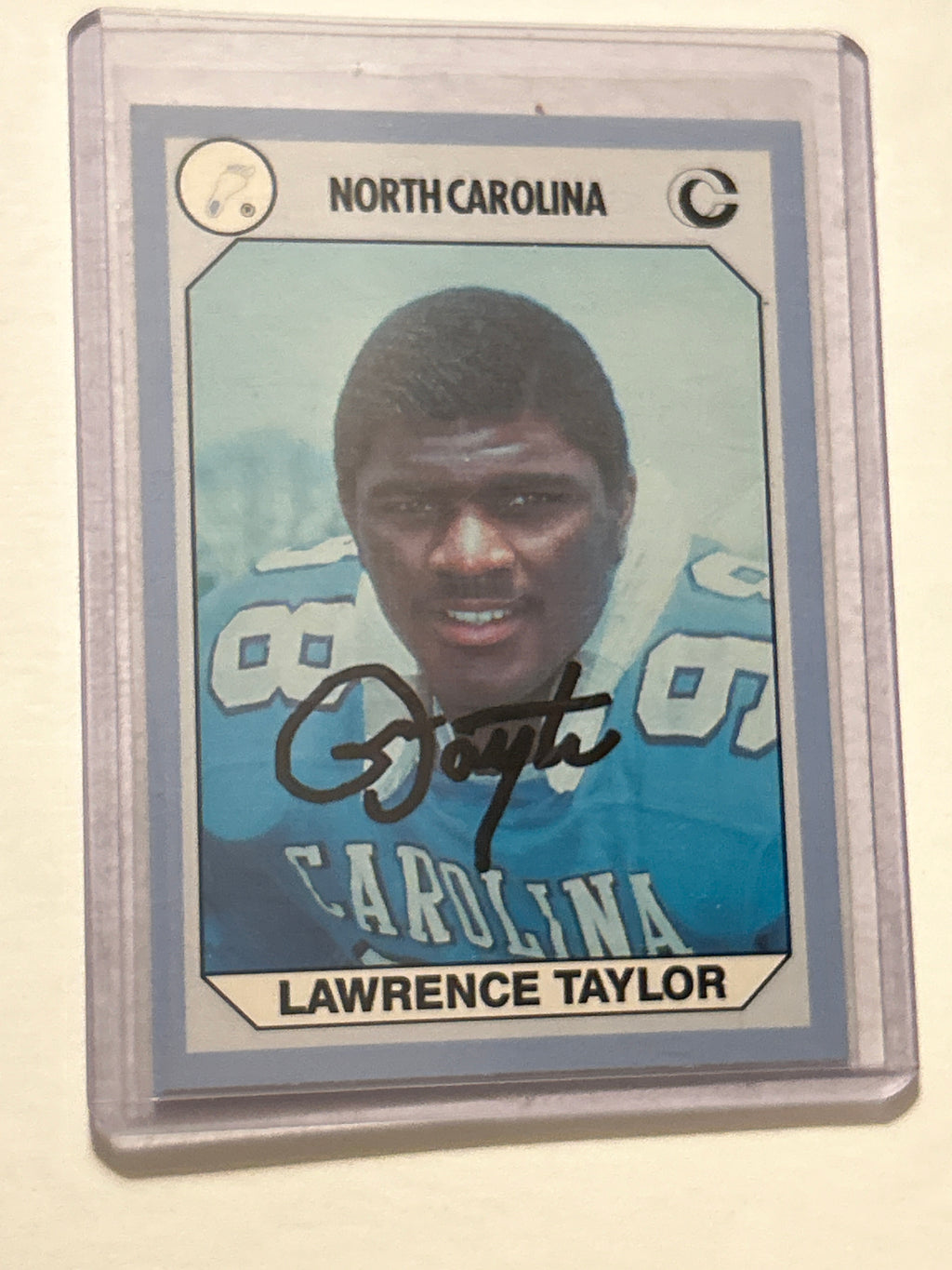 1990 Collegiate Collection North Carolina Lawrence Taylor Hand Signed Autographed Card Tar Heels Giants HOF