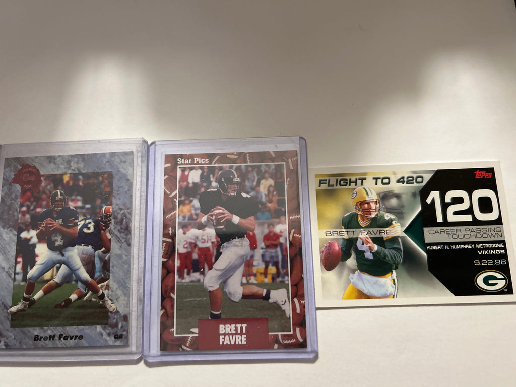 Brett Favre 3 Card Lot 1991 Star Pics (RC) 1991 Classic Draft Picks (RC) Topps Flight to 420 Packers