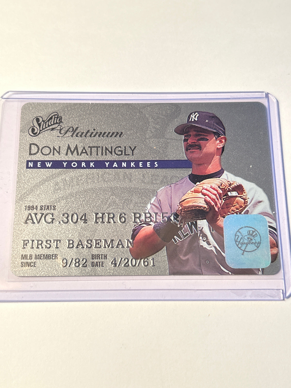 1995 Studio Platinum Don Mattingly New York Yankees Credit Card Design Insert