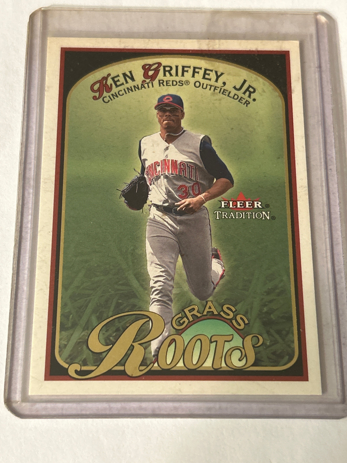 2001 Fleer Tradition - Grass Roots Ken Griffey Jr. #14 of 15