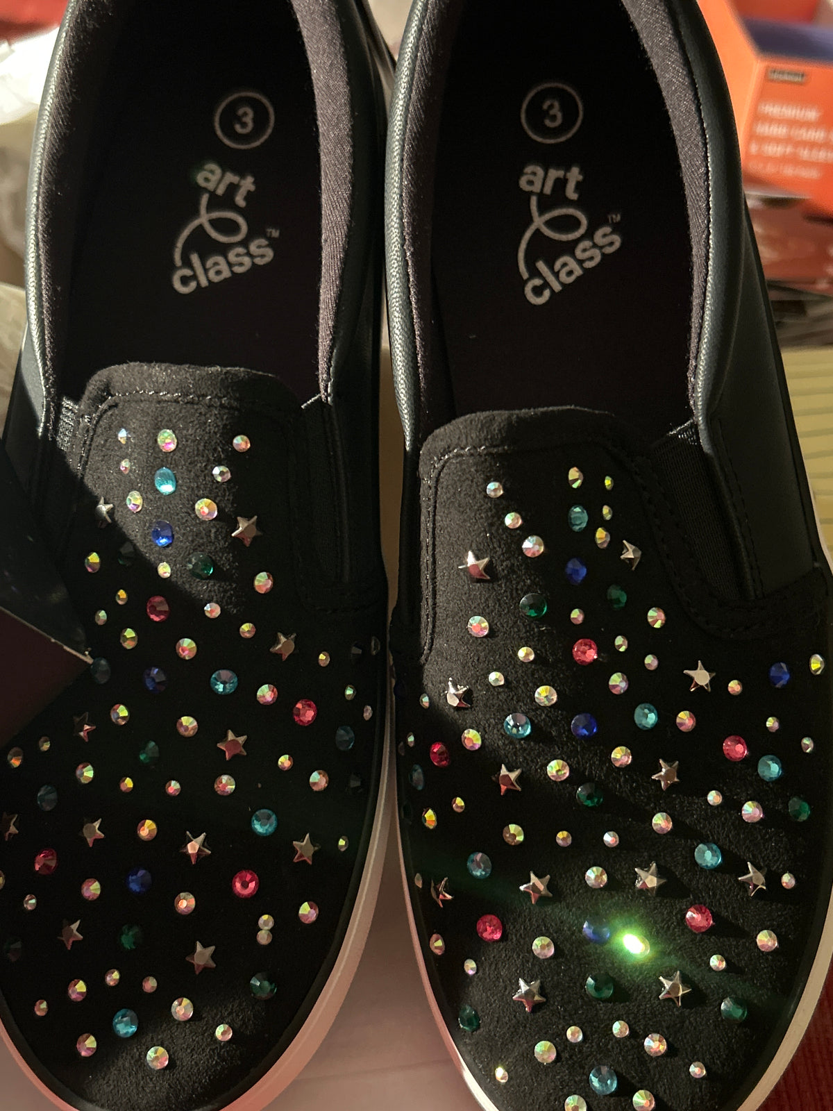 Art Class Hanna Kids Slip‑On Sneakers – Black – Rhinestone & Star Studs – Size 3