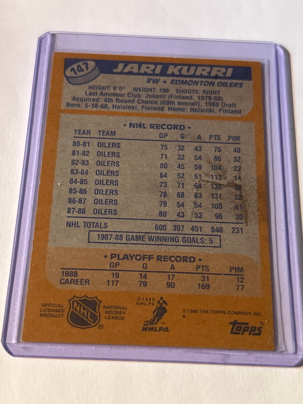 Topps 1988-89 Jari Kurri #147 Edmonton Oilers Base Set NHL Hockey Card