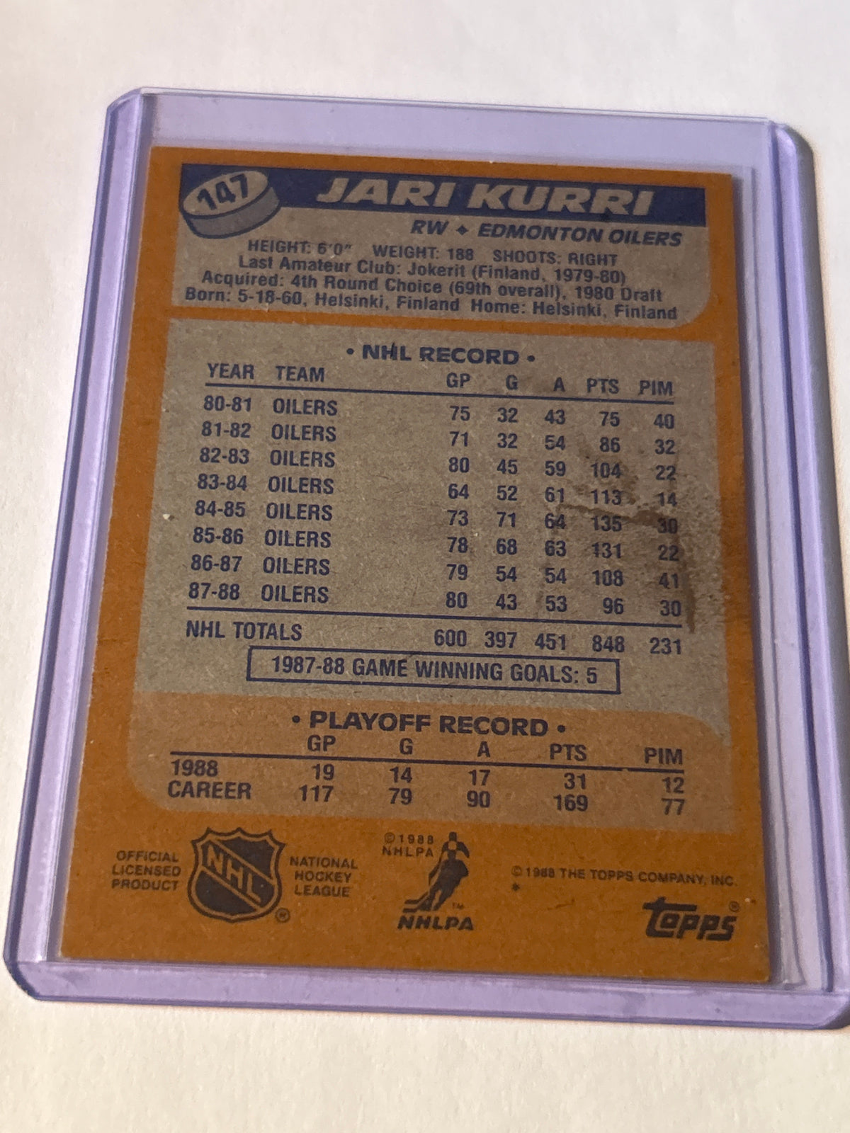 Topps 1988-89 Jari Kurri #147 Edmonton Oilers Base Set NHL Hockey Card