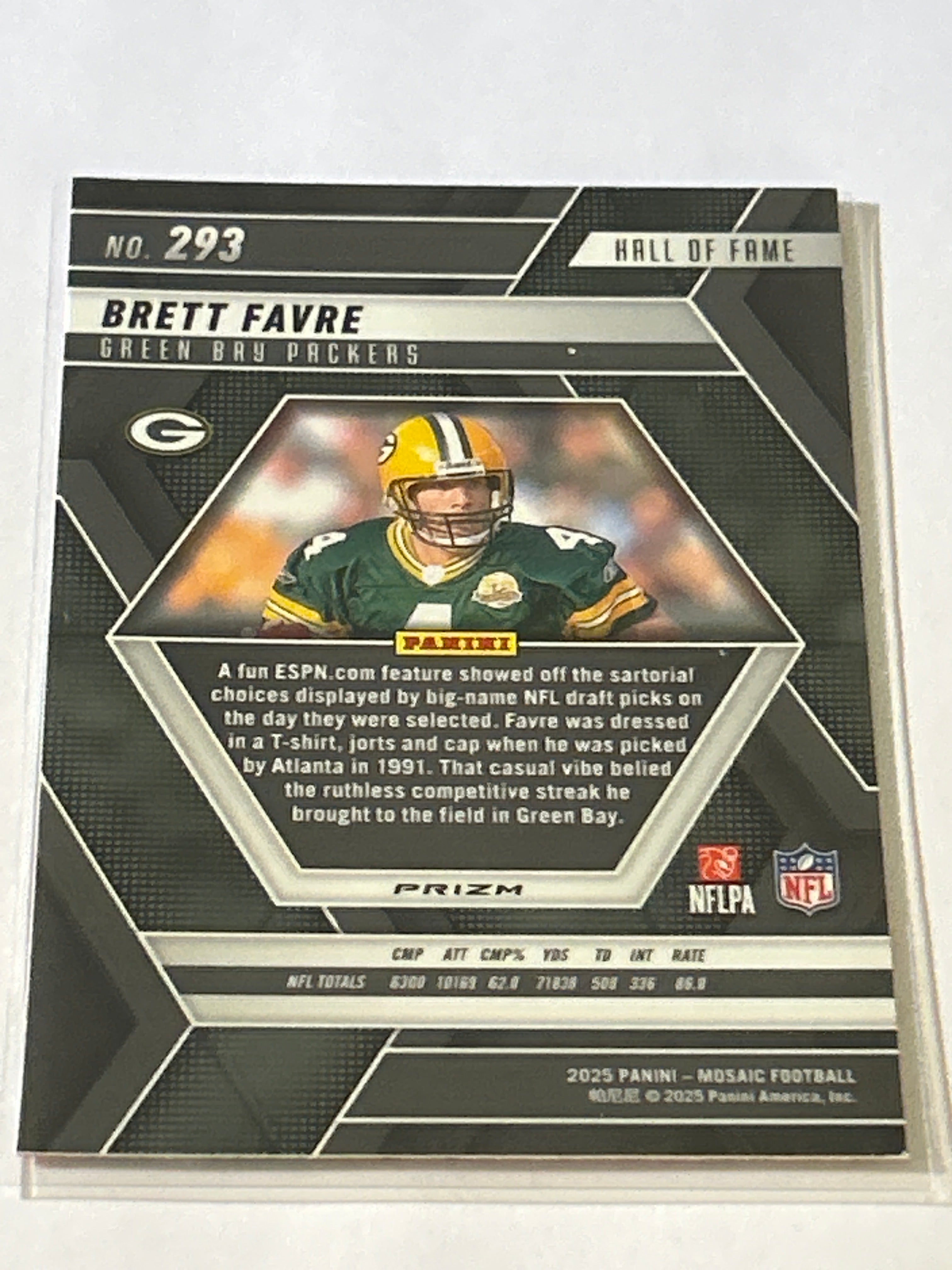 2025 Panini Mosaic - Hall of Fame Brett Favre #293 Red Scope Prizm