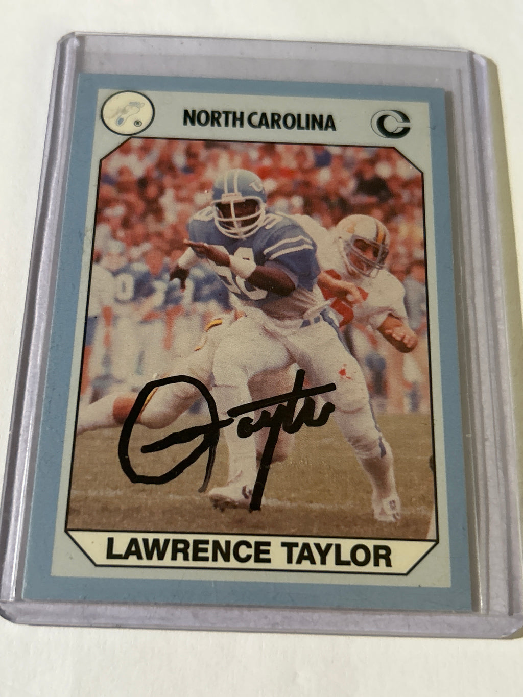 Lawrence Taylor – North Carolina Hand‑Signed Autograph (Not Pack‑Pulled)