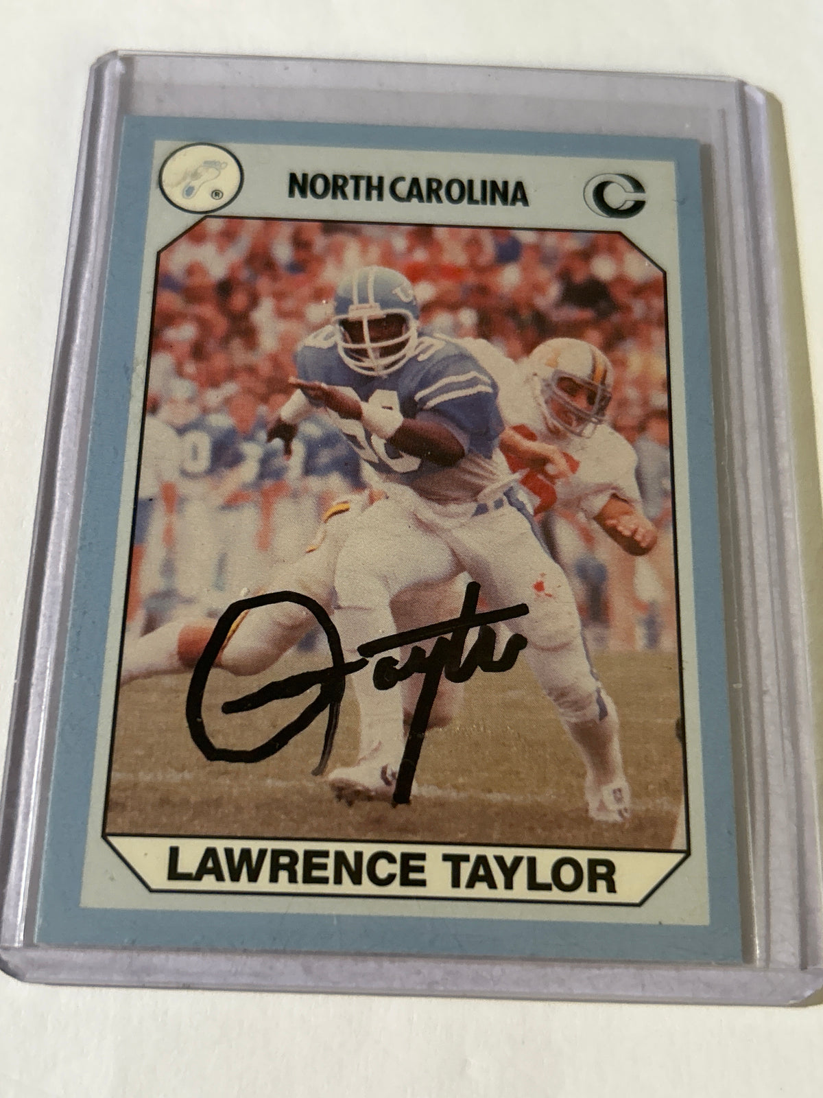 Lawrence Taylor – North Carolina Hand‑Signed Autograph (Not Pack‑Pulled)