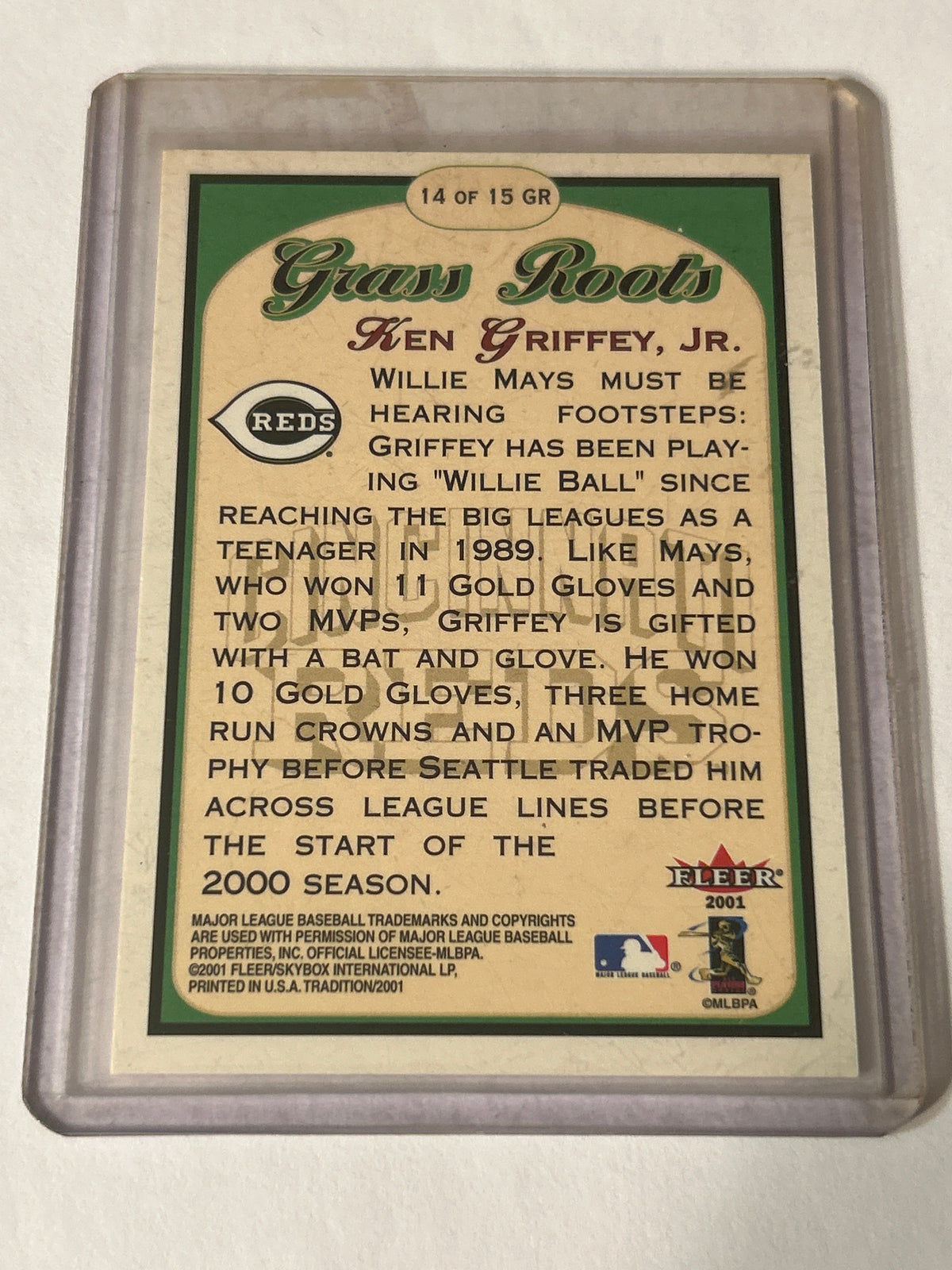 2001 Fleer Tradition - Grass Roots Ken Griffey Jr. #14 of 15