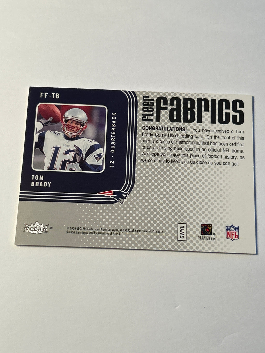 2006 Fleer Fabrics Tom Brady Jersey Relic Card New England Patriots