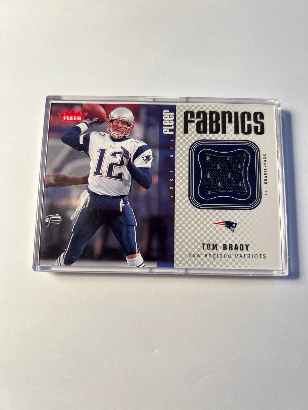 2006 Fleer Fabrics Tom Brady Jersey Relic Card New England Patriots